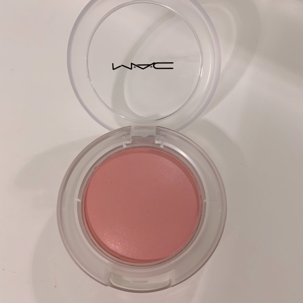 MAC Glow Play Blush - Cheeky Devil ( Light Pink)